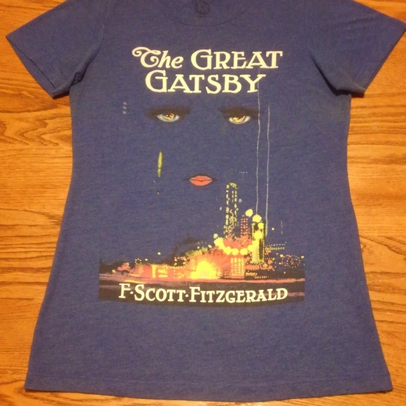Great Gatsby 📚 Shirt Book F Scott Fitzgerald - Picture 7 of 11